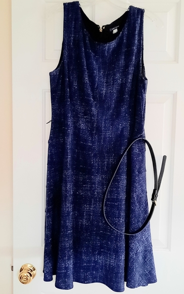 Blue dress with patent black belt - Picture 5 of 5